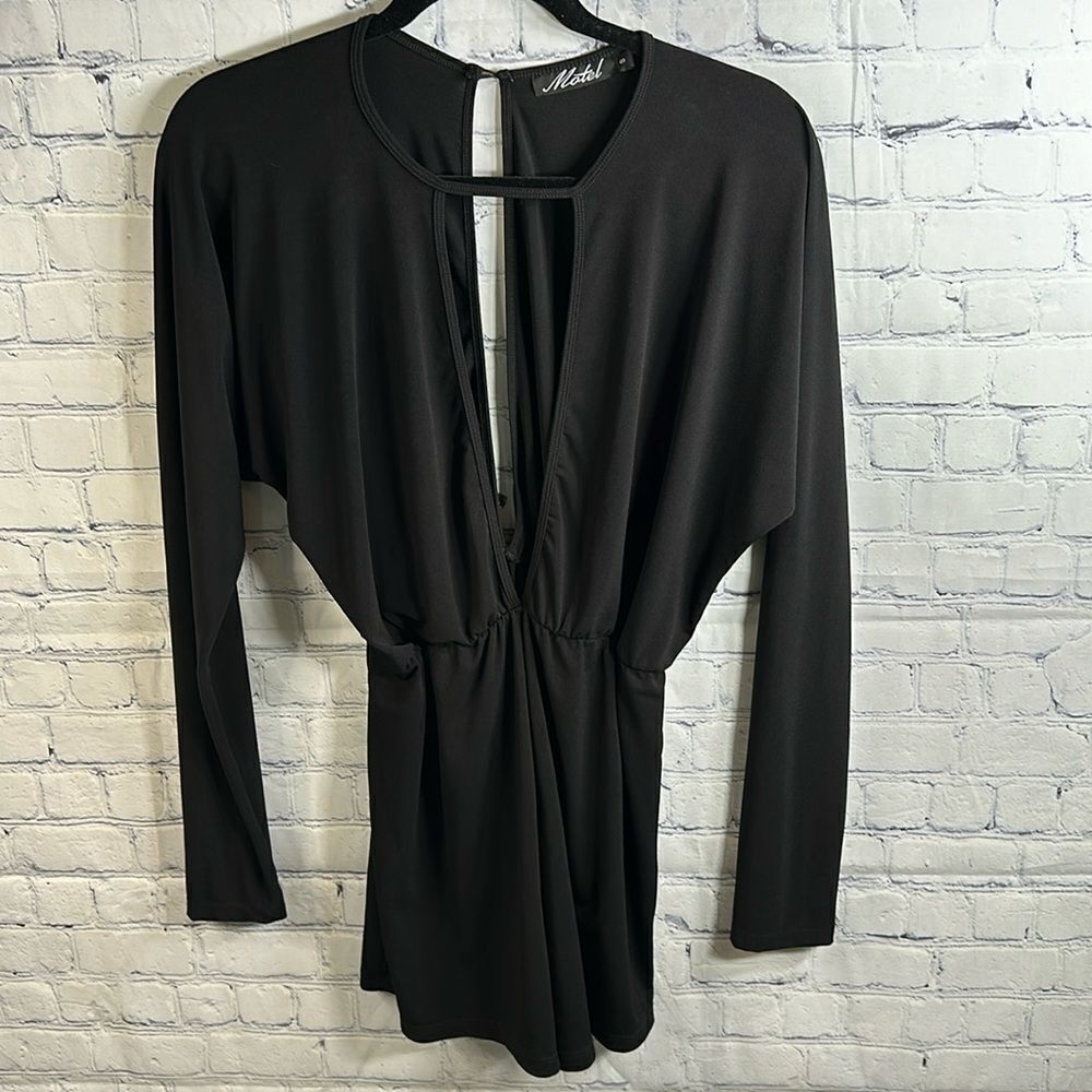 👗 Motel Rocks  Black Long Sleeve Romper - Size Small